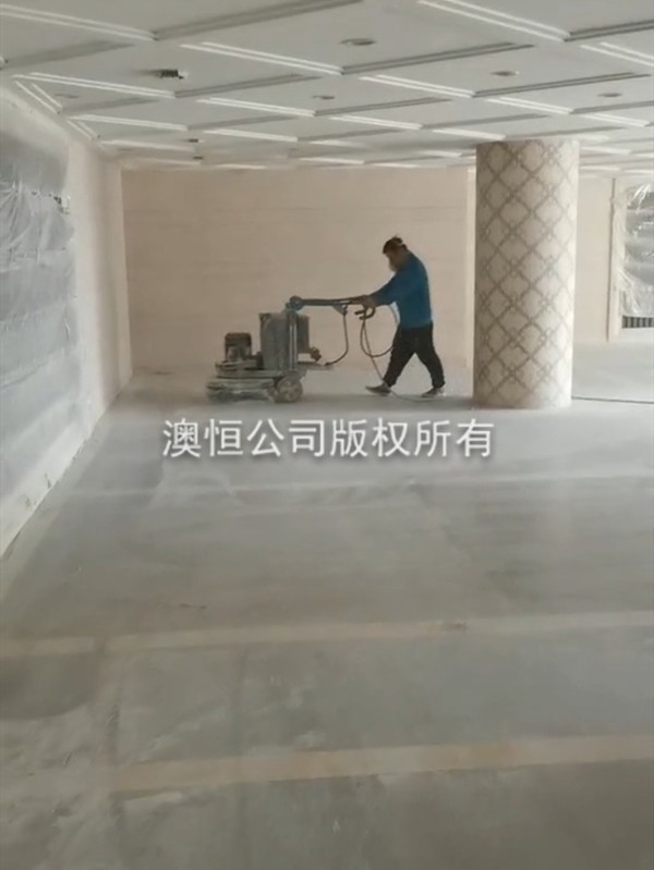 新型無機(jī)磨石停車場施工（2）